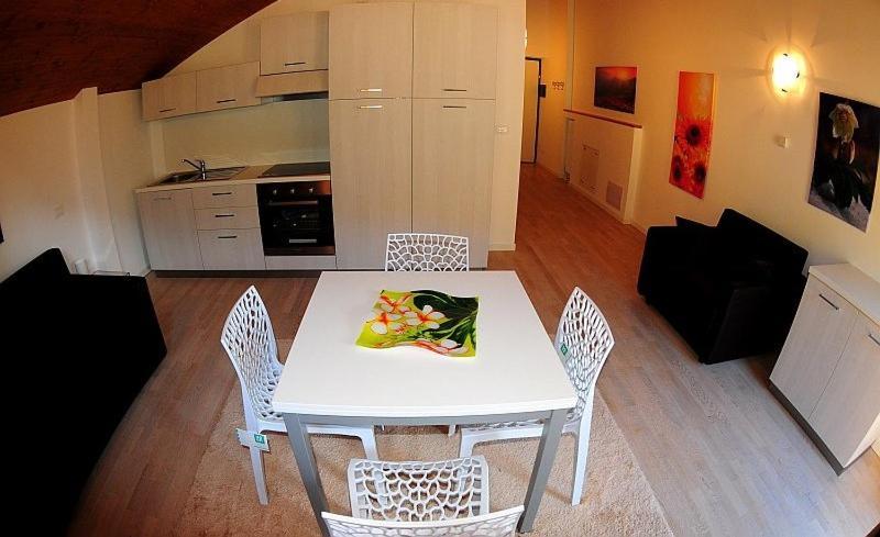 Residence Felik เกรสโซเนย์-ลา-ตรีนีเต ภายนอก รูปภาพ